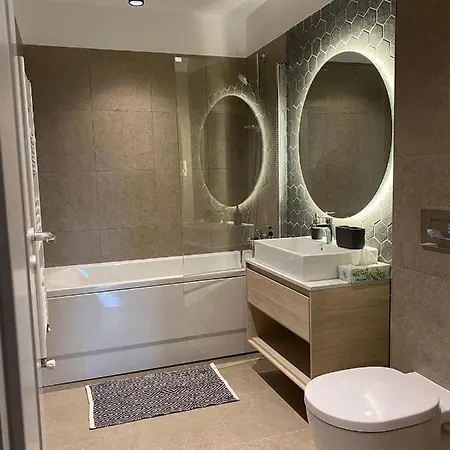 Charming 1-bed In Apartamento *